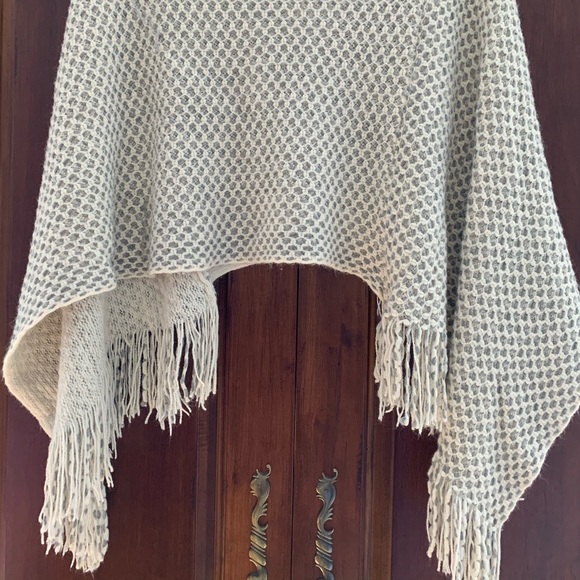 Cream and Grey Poncho with tassels - Picture 3 of 3